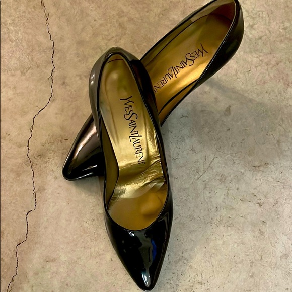 Yves Saint Laurent Perfect! Black patent leather pumps - Picture 1 of 5